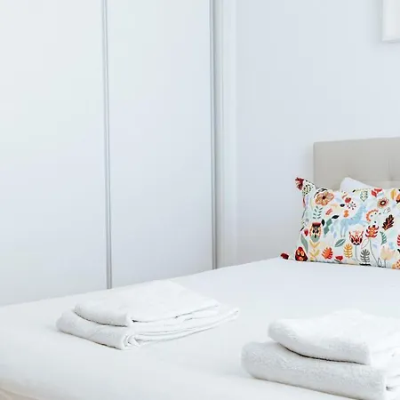 Apartment - Martim Moniz And Garage