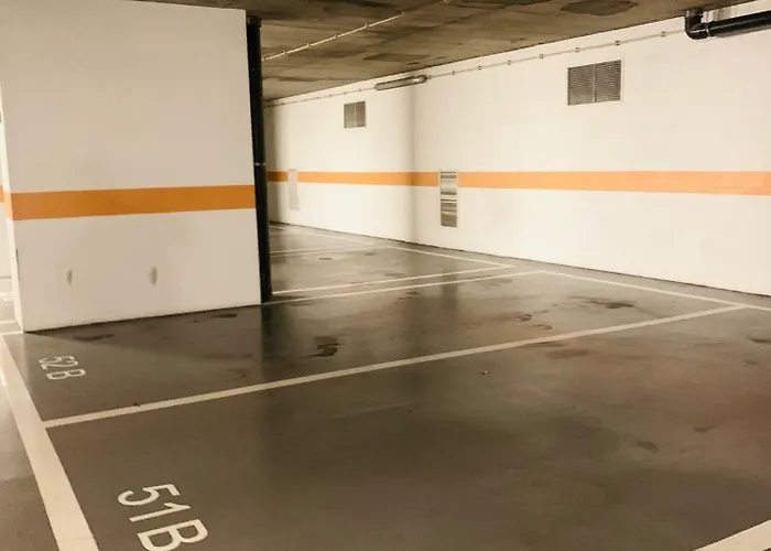 - Martim Moniz And Garage * Lisboa