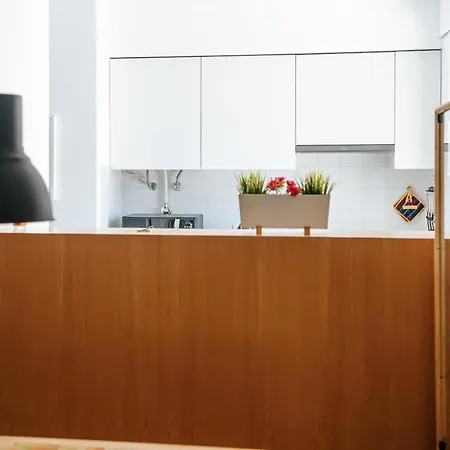 - Martim Moniz And Garage Apartamento