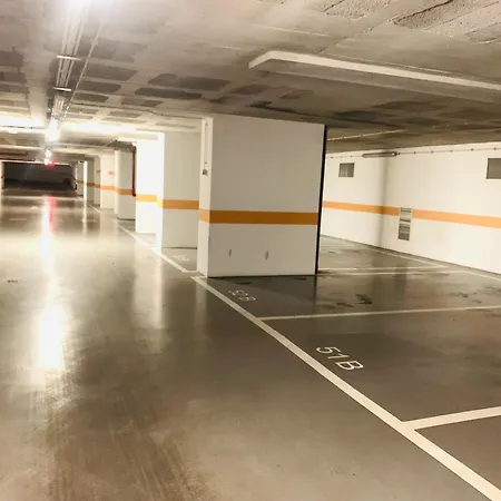 - Martim Moniz And Garage Lisboa